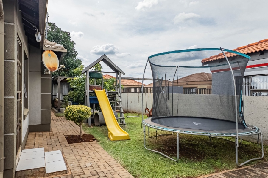 2 Bedroom Property for Sale in The Orchards Gauteng