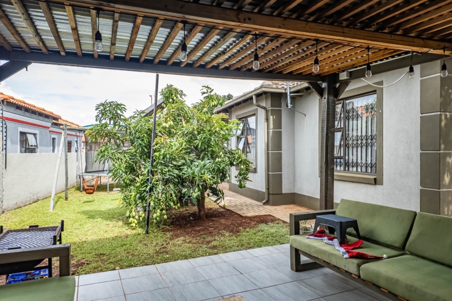 2 Bedroom Property for Sale in The Orchards Gauteng