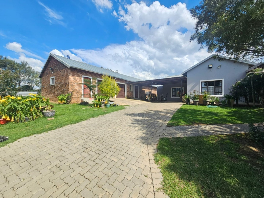  Bedroom Property for Sale in Laezonia Gauteng