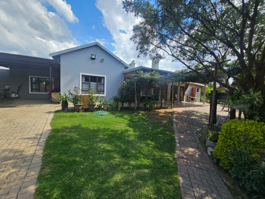  Bedroom Property for Sale in Laezonia Gauteng