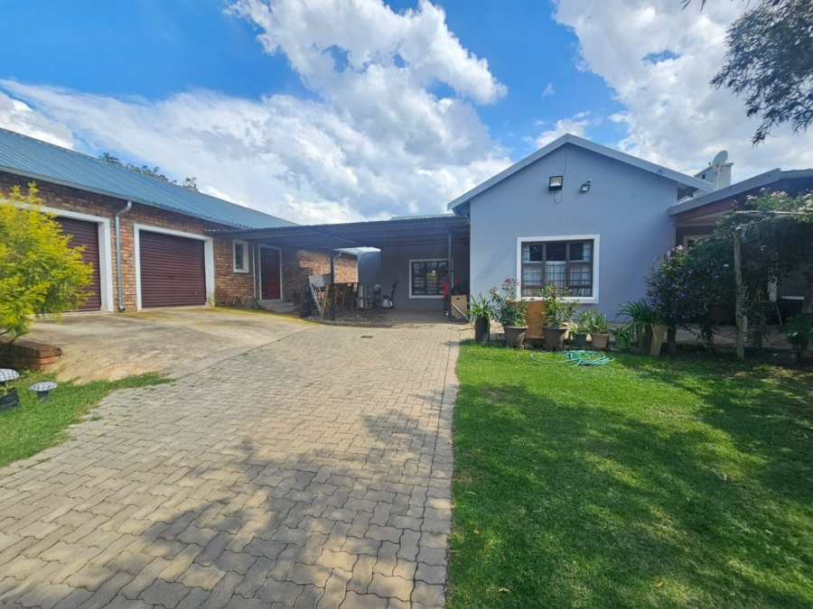  Bedroom Property for Sale in Laezonia Gauteng