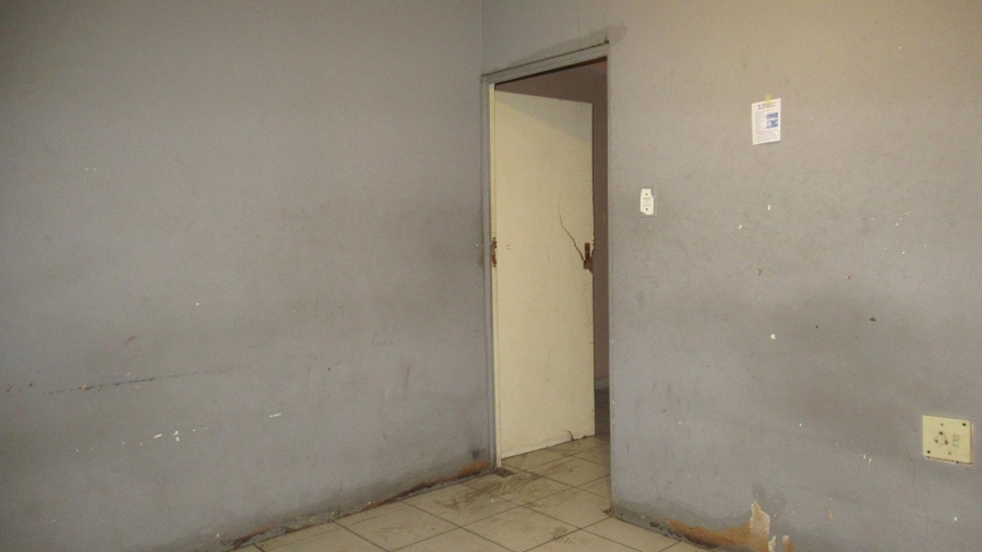 5 Bedroom Property for Sale in Protea North Gauteng