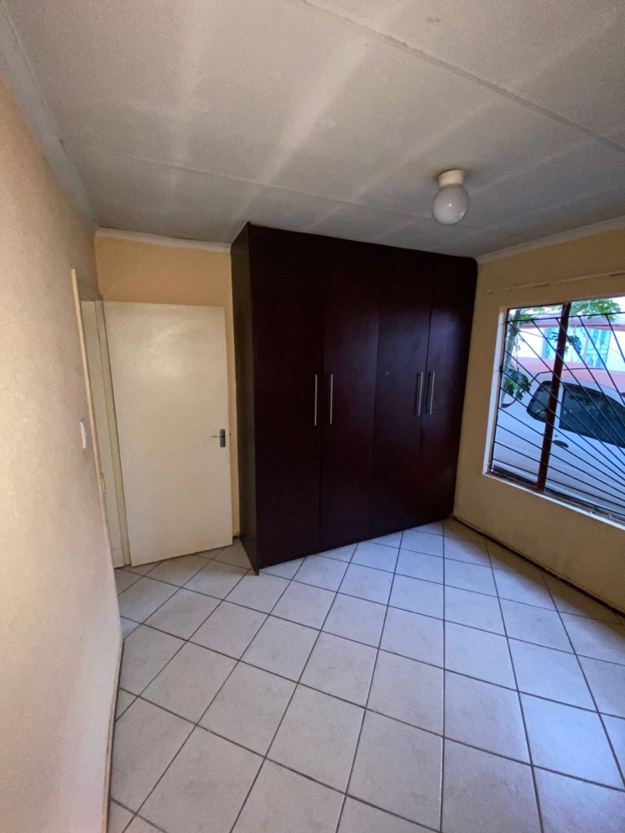 1 Bedroom Property for Sale in Clayville Industria Gauteng