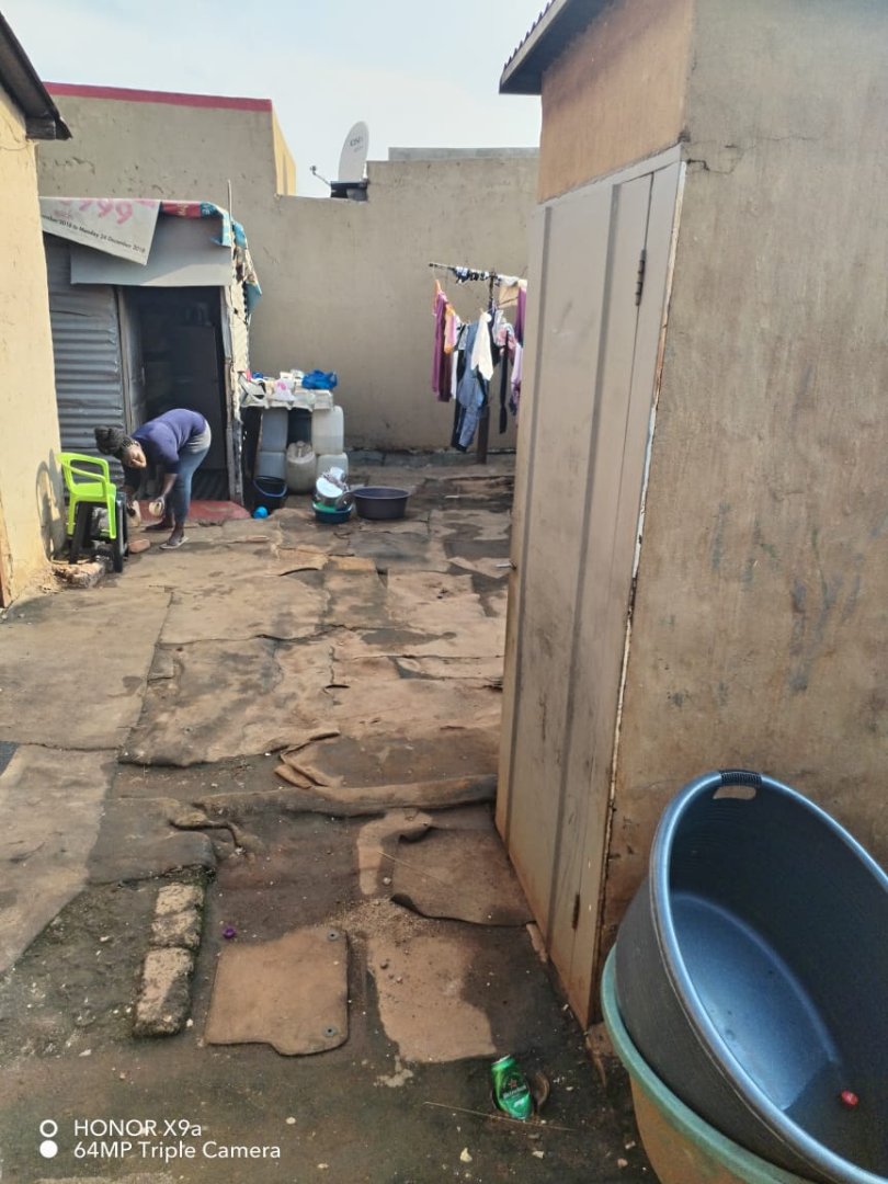 5 Bedroom Property for Sale in Tembisa Central Gauteng