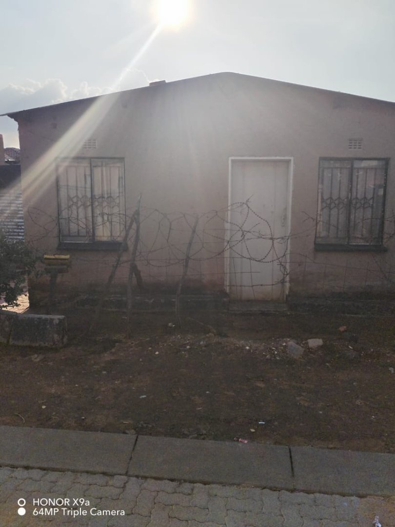 5 Bedroom Property for Sale in Tembisa Central Gauteng