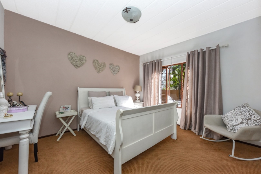 To Let 2 Bedroom Property for Rent in Douglasdale Gauteng