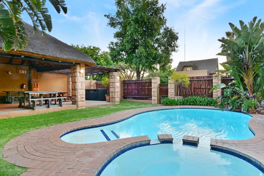 To Let 2 Bedroom Property for Rent in Douglasdale Gauteng