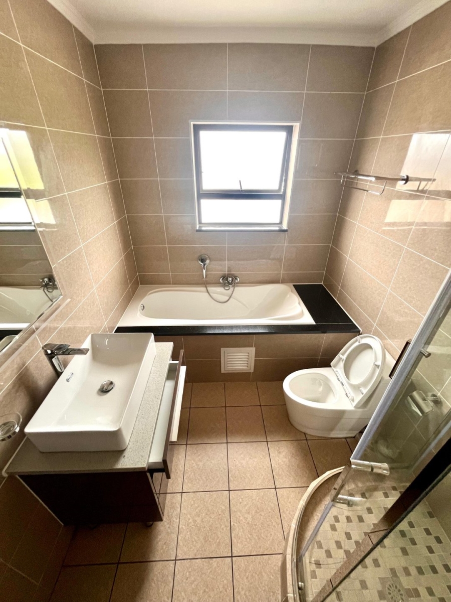 To Let 2 Bedroom Property for Rent in Blue Hills Gauteng