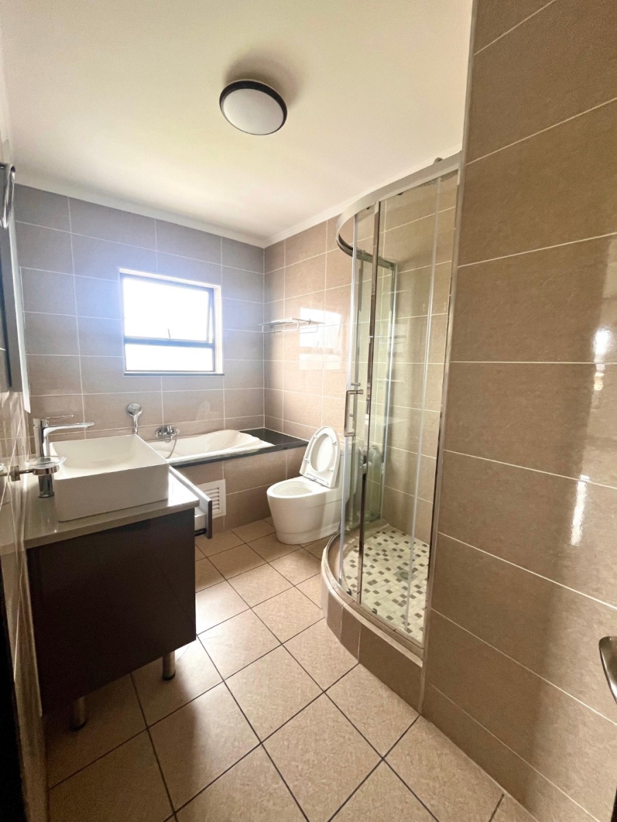 To Let 2 Bedroom Property for Rent in Blue Hills Gauteng