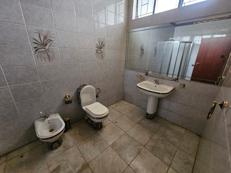 Commercial Property for Sale in Koedoespoort Industrial Gauteng