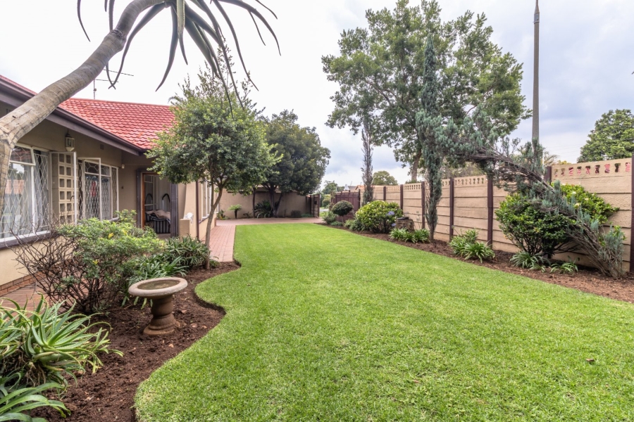 3 Bedroom Property for Sale in Brackenhurst Gauteng