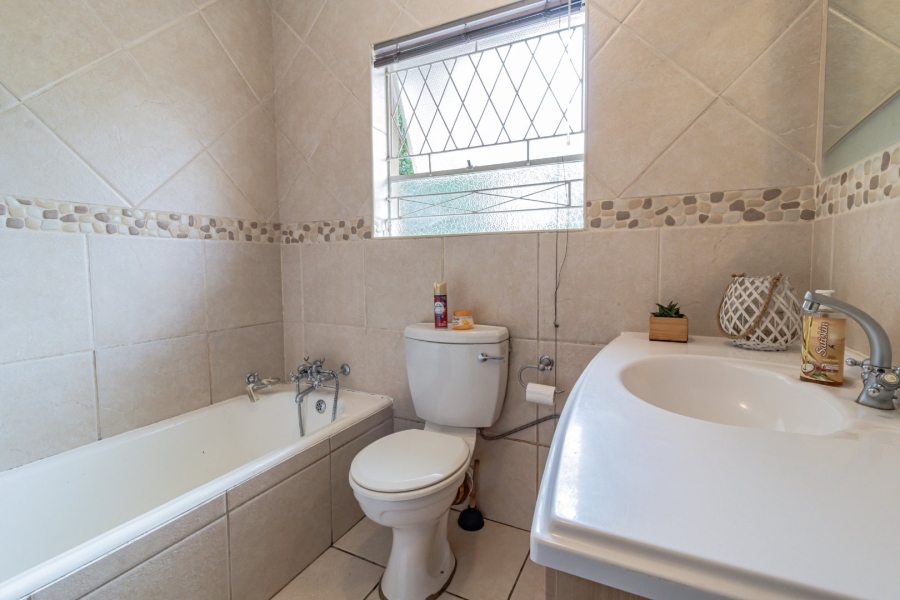 3 Bedroom Property for Sale in Brackenhurst Gauteng