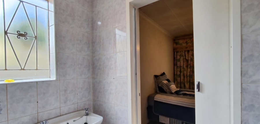 5 Bedroom Property for Sale in Bakerton Gauteng