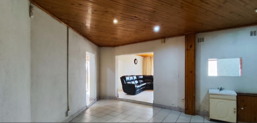 5 Bedroom Property for Sale in Bakerton Gauteng