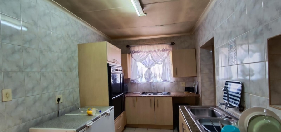 5 Bedroom Property for Sale in Bakerton Gauteng