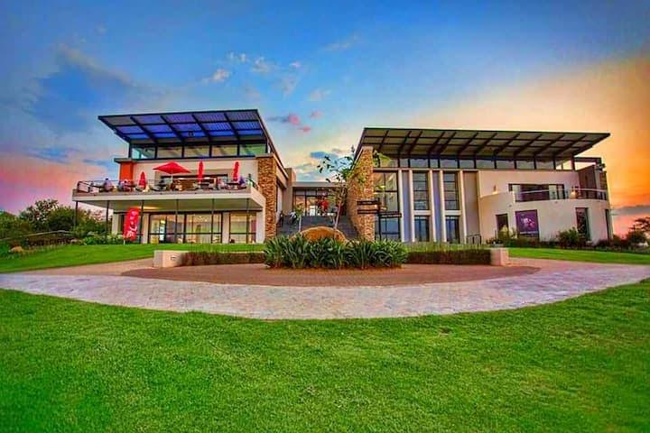 To Let 1 Bedroom Property for Rent in Jackal Creek Golf Estate Gauteng