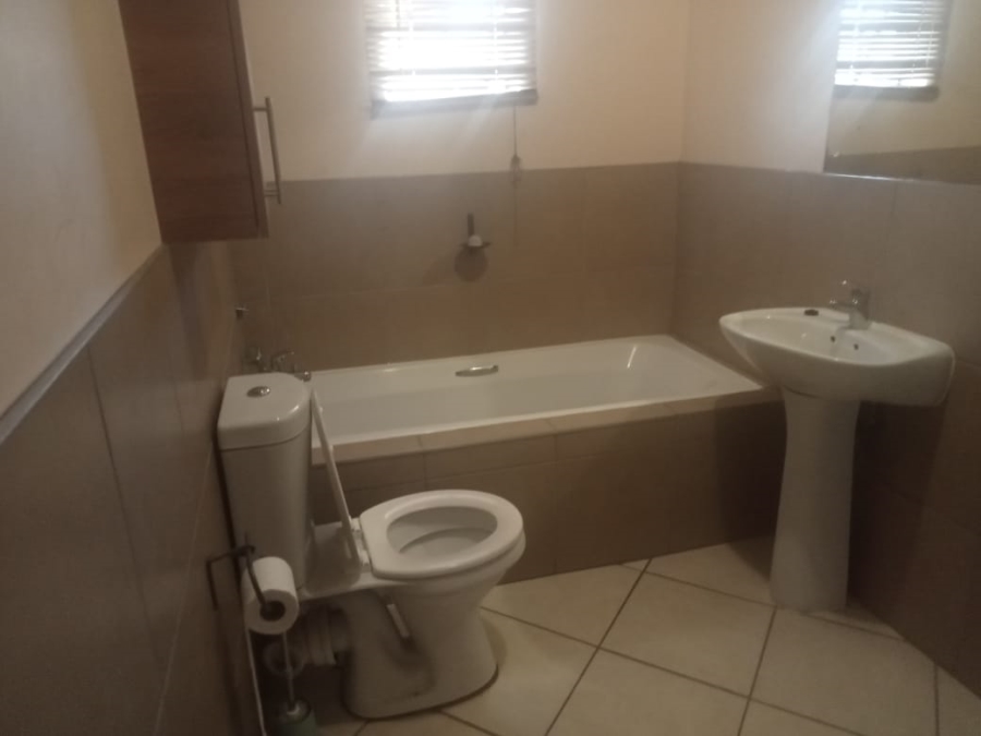 To Let 2 Bedroom Property for Rent in Noordwyk Gauteng