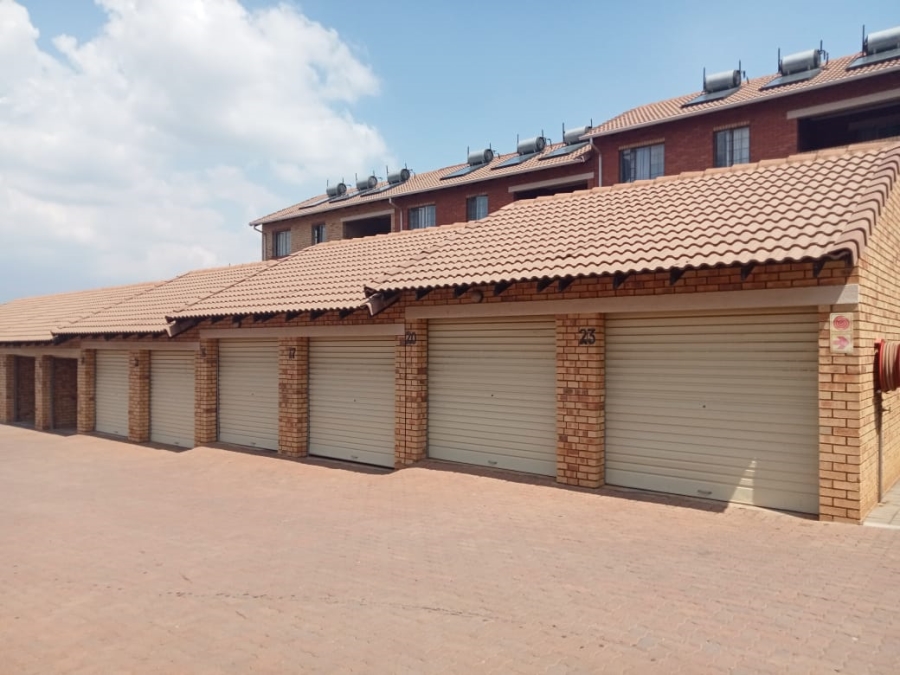 To Let 2 Bedroom Property for Rent in Noordwyk Gauteng