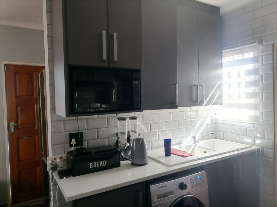 3 Bedroom Property for Sale in Protea Glen Gauteng