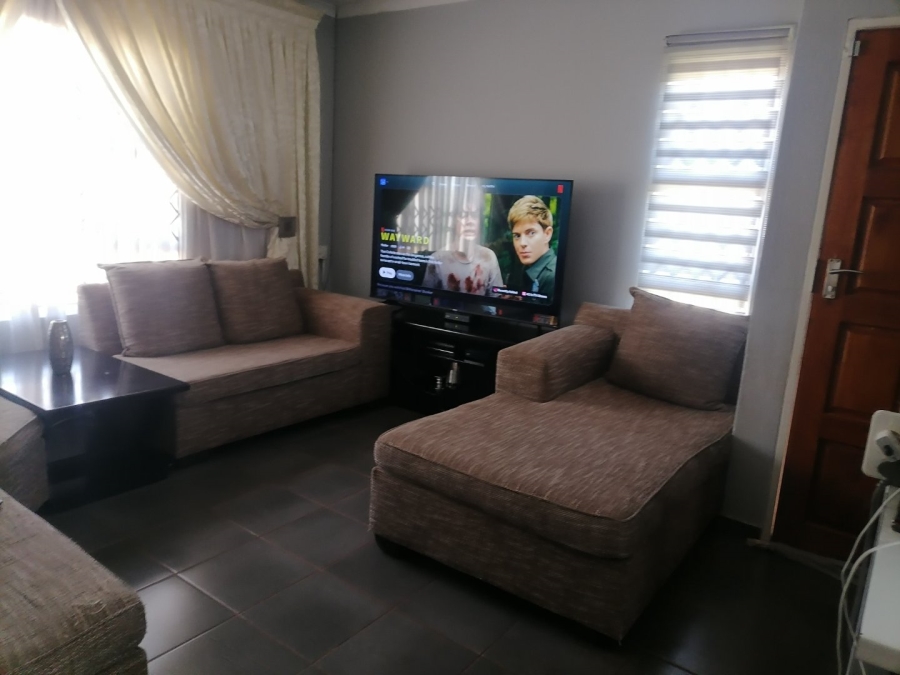 3 Bedroom Property for Sale in Protea Glen Gauteng