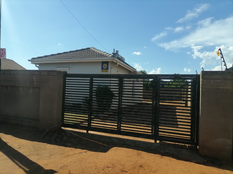 3 Bedroom Property for Sale in Protea Glen Gauteng