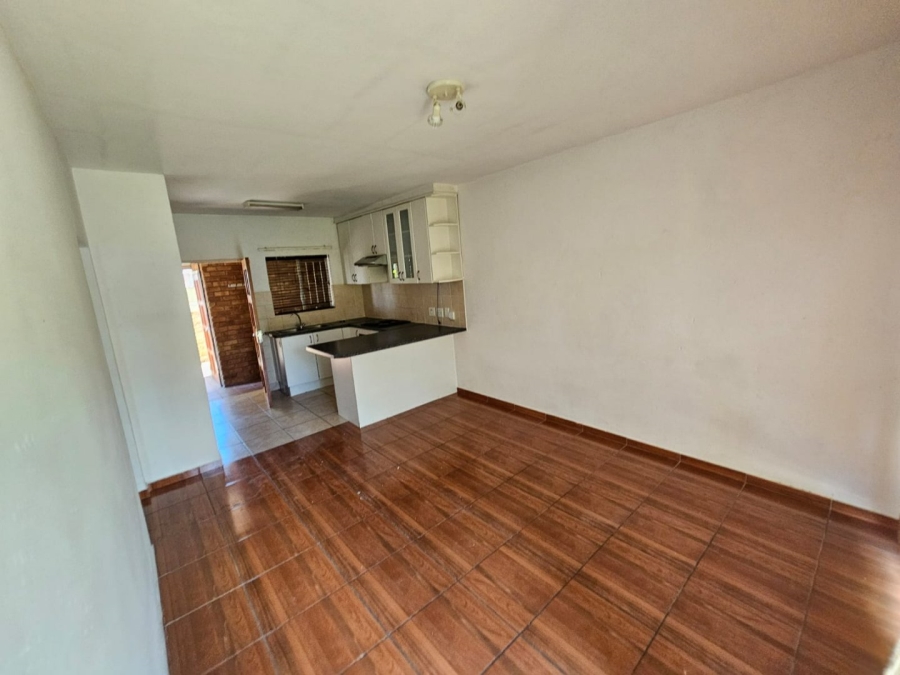 To Let 2 Bedroom Property for Rent in Heuwelsig Estate Gauteng