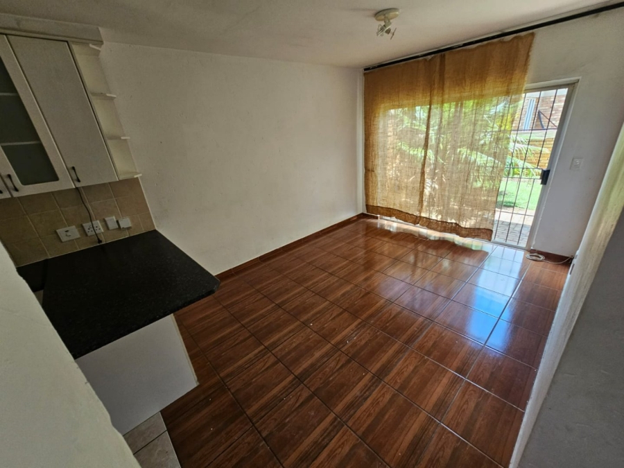 To Let 2 Bedroom Property for Rent in Heuwelsig Estate Gauteng