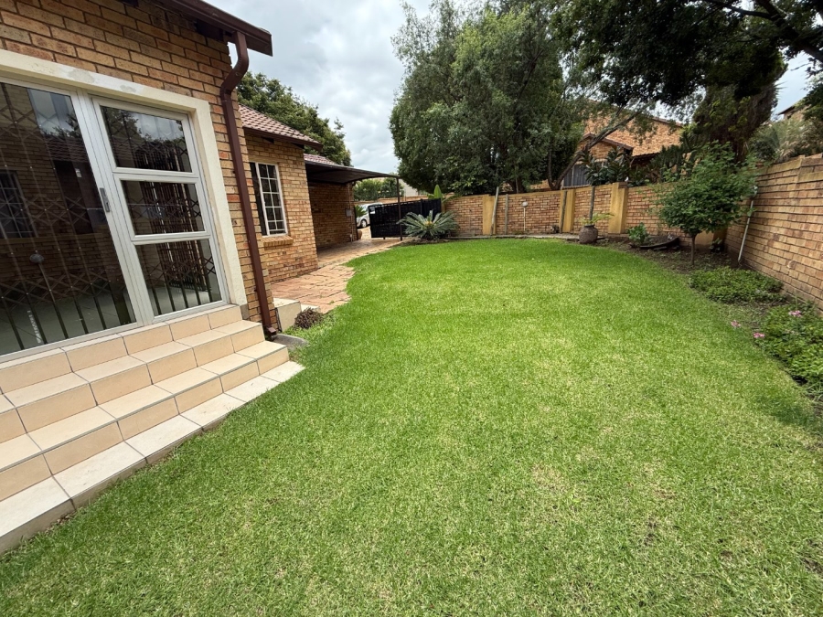 3 Bedroom Property for Sale in Rooihuiskraal Gauteng