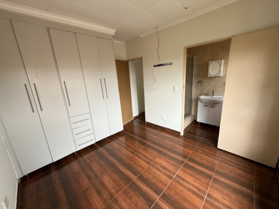 3 Bedroom Property for Sale in Rooihuiskraal Gauteng
