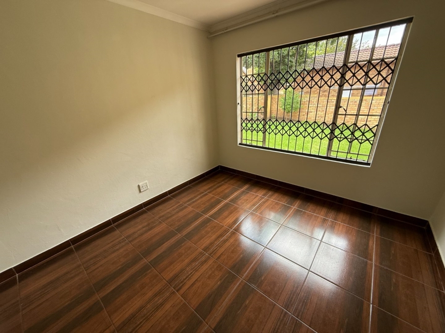 3 Bedroom Property for Sale in Rooihuiskraal Gauteng