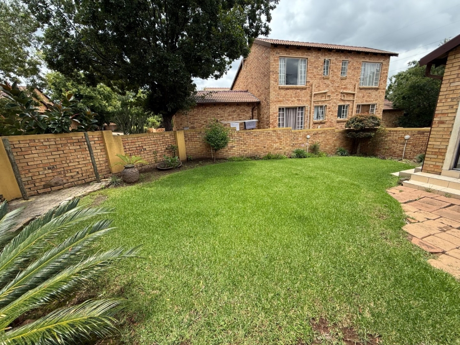 3 Bedroom Property for Sale in Rooihuiskraal Gauteng
