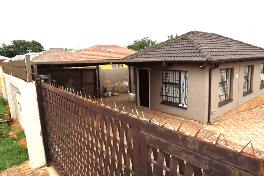 3 Bedroom Property for Sale in Mindalore Gauteng