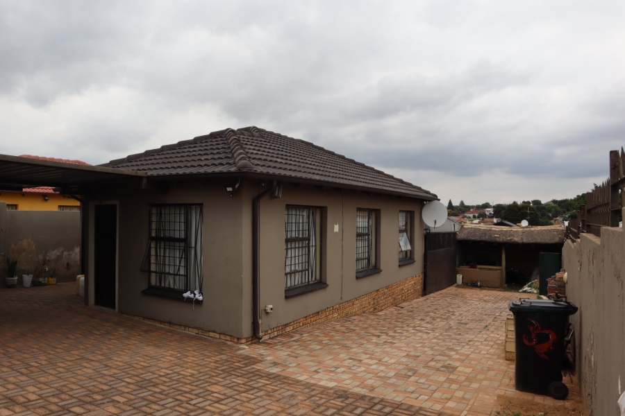 3 Bedroom Property for Sale in Mindalore Gauteng