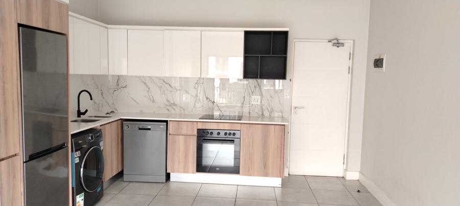 To Let 2 Bedroom Property for Rent in Waterfall Gauteng