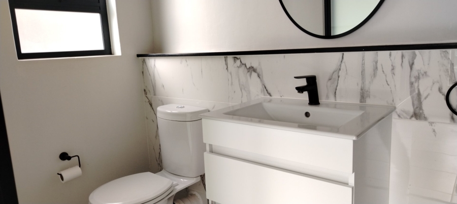 To Let 2 Bedroom Property for Rent in Waterfall Gauteng