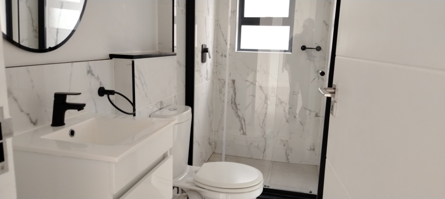 To Let 2 Bedroom Property for Rent in Waterfall Gauteng