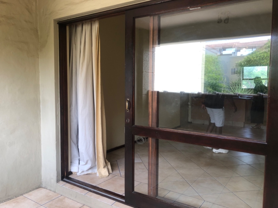 To Let 2 Bedroom Property for Rent in Douglasdale Gauteng