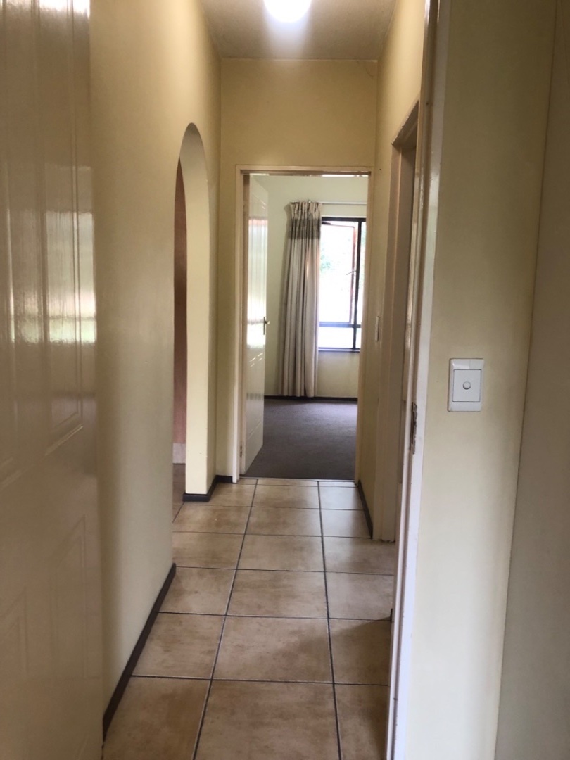 To Let 2 Bedroom Property for Rent in Douglasdale Gauteng