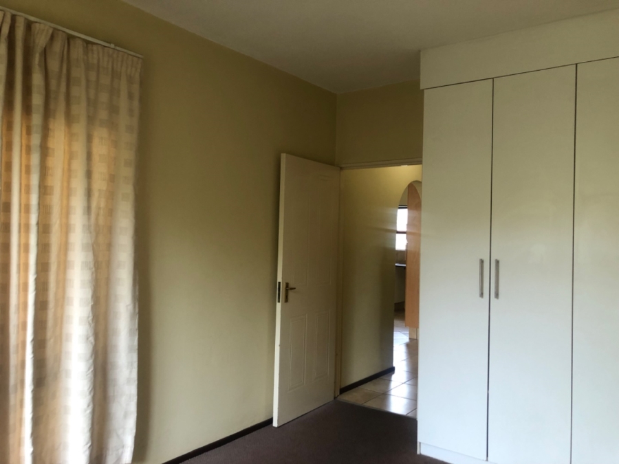 To Let 2 Bedroom Property for Rent in Douglasdale Gauteng
