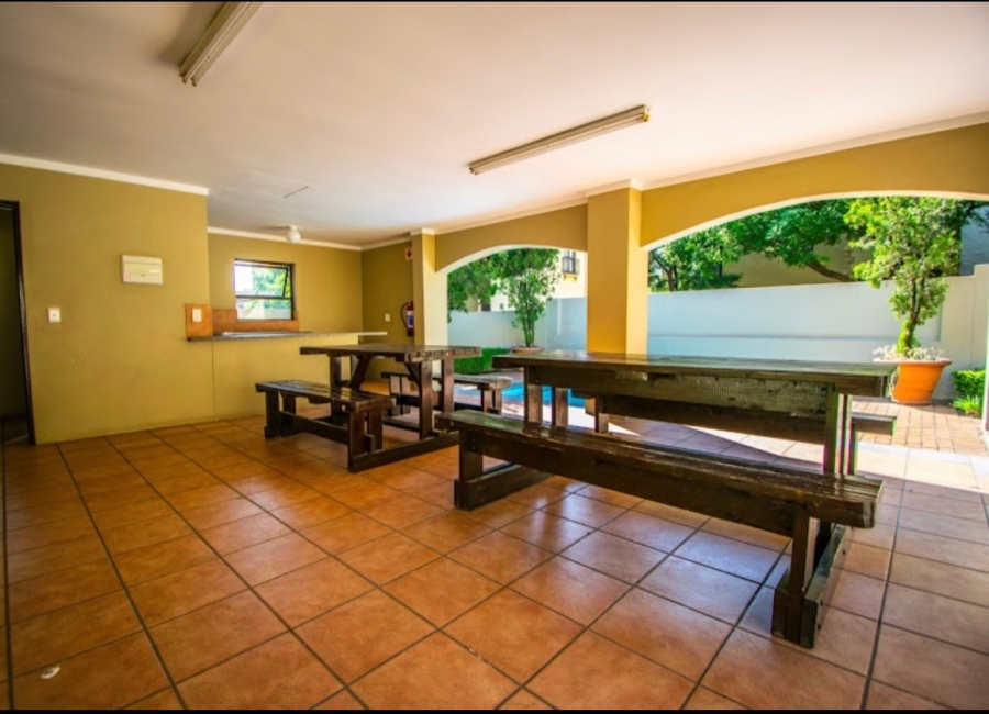 To Let 2 Bedroom Property for Rent in Douglasdale Gauteng