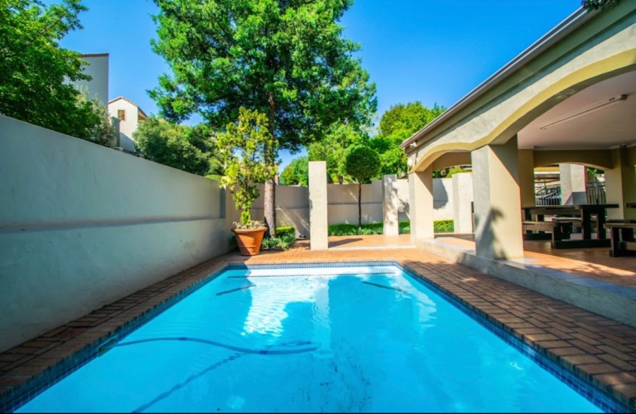 To Let 2 Bedroom Property for Rent in Douglasdale Gauteng