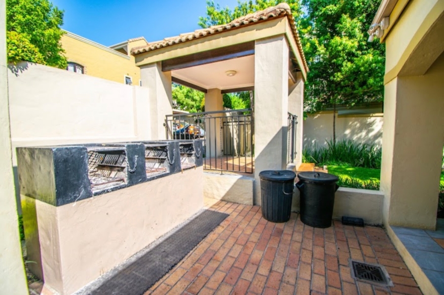 To Let 2 Bedroom Property for Rent in Douglasdale Gauteng