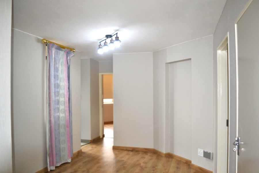 To Let 2 Bedroom Property for Rent in Victory Park Gauteng