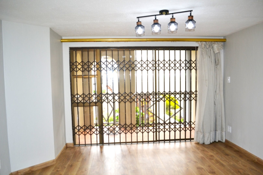 To Let 2 Bedroom Property for Rent in Victory Park Gauteng