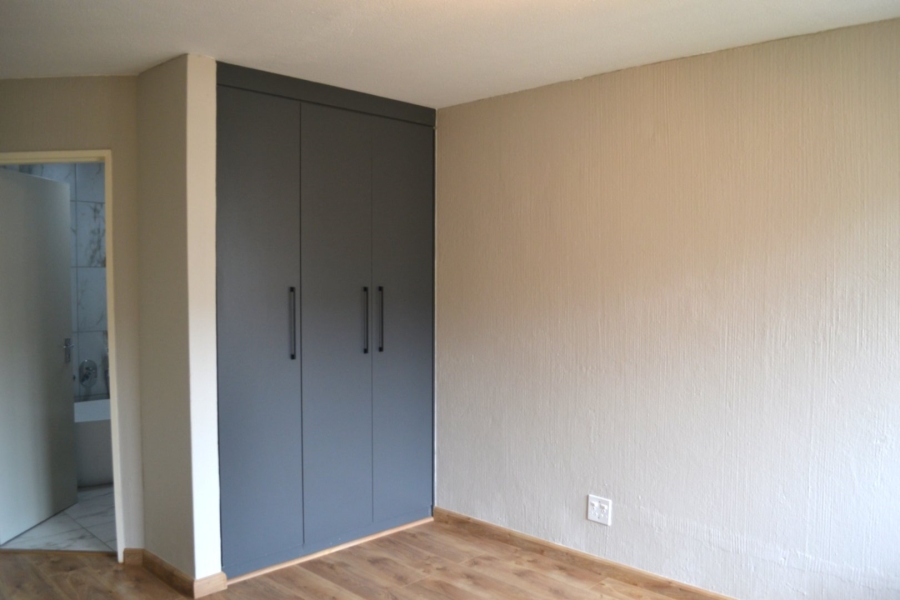 To Let 2 Bedroom Property for Rent in Victory Park Gauteng