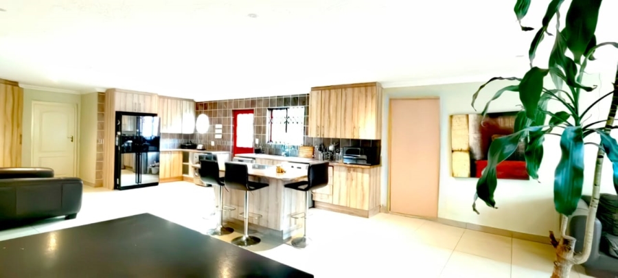 To Let 3 Bedroom Property for Rent in Strubensvallei Gauteng