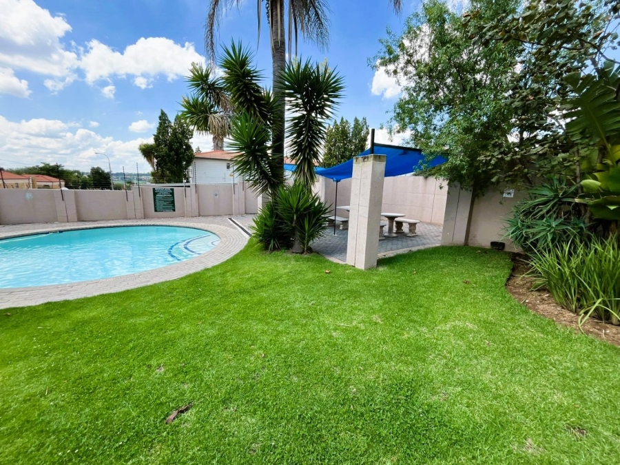 3 Bedroom Property for Sale in Radiokop Gauteng