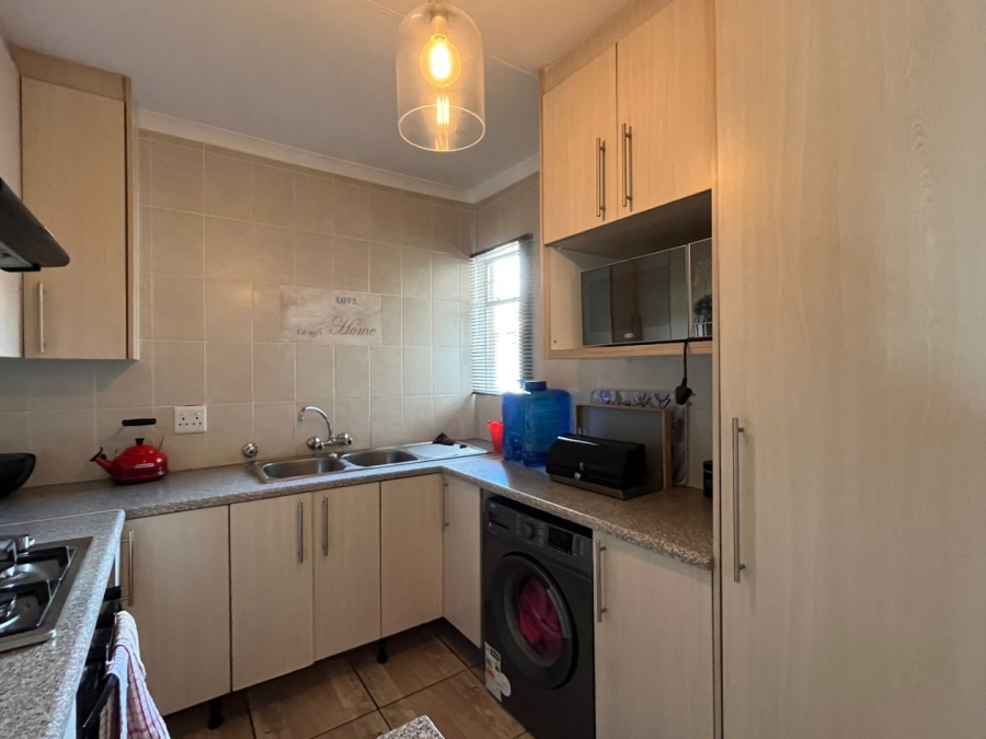 3 Bedroom Property for Sale in Radiokop Gauteng