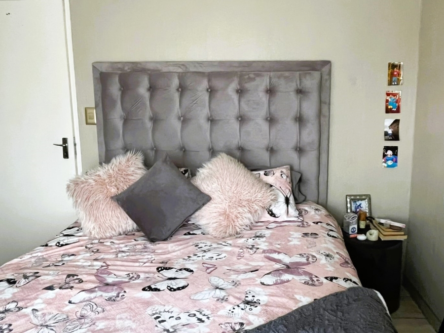 3 Bedroom Property for Sale in Radiokop Gauteng