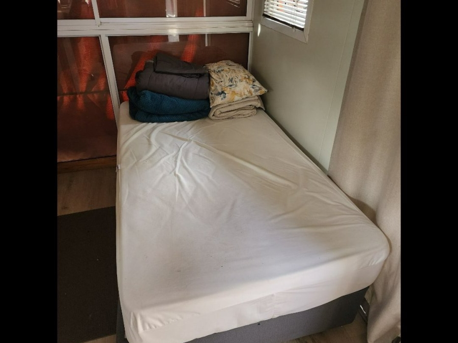 To Let 1 Bedroom Property for Rent in Waverley Gauteng